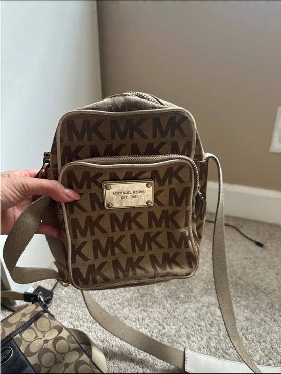 Michael Kors Handbags - Michael Kors Tan/Brown cross body bag